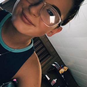 Meet your Posher, Hailey